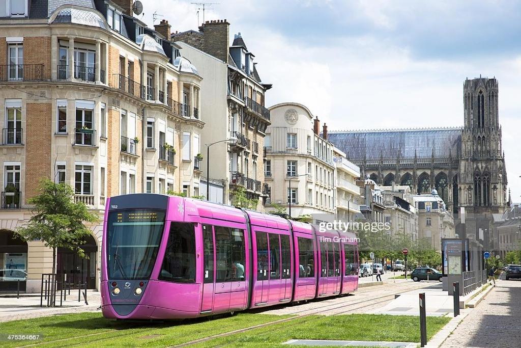 Ferienwohnung Loft Royal Des Promenades Reims Exterior foto